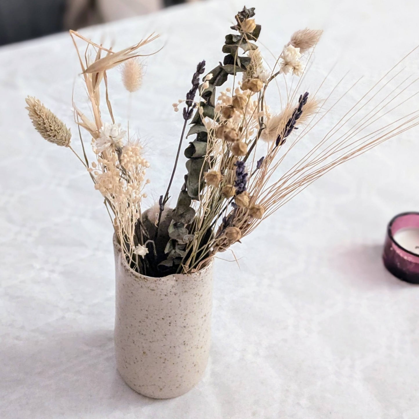 Vase granit et fleurs séchées